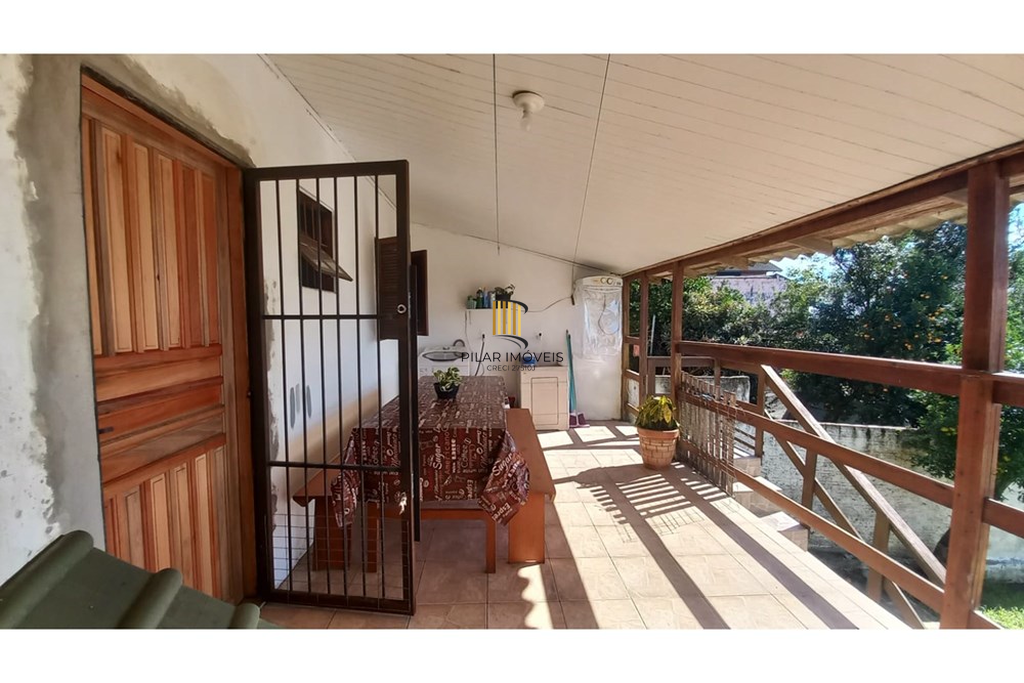 Casa 2 dormitórios no bairro Maringá