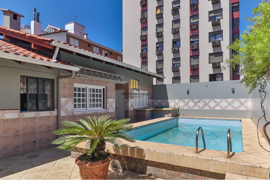 Casa 5 dormitórios no bairro Jardim Lindóia