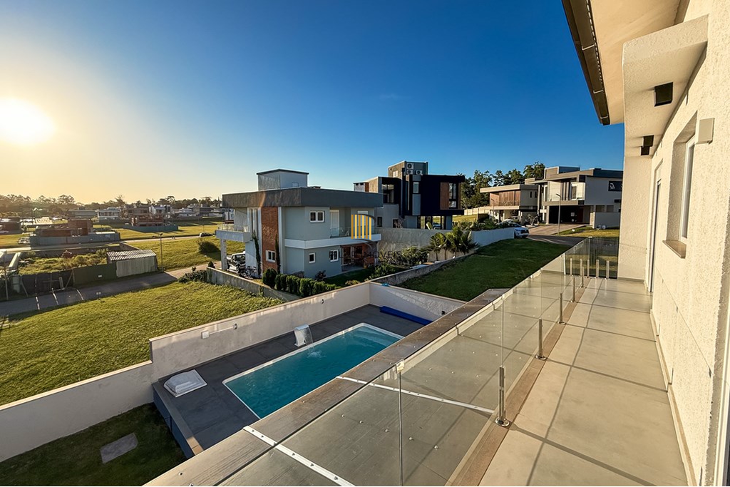 Casa de Condomínio 3 dormitórios no bairro Sanga Funda