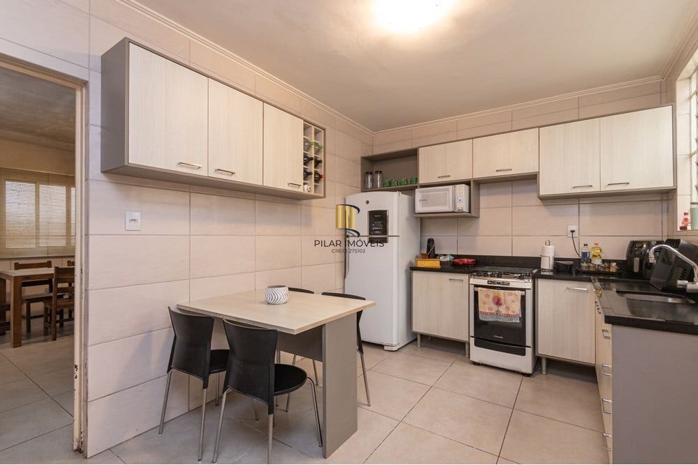 Casa 3 dormitórios no bairro Chácara das Pedras