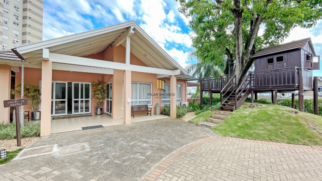 Casa de Condomínio 3 dormitórios no bairro Jardim Carvalho