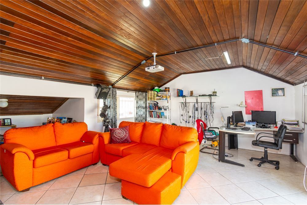 Casa 4 dormitórios no bairro Moinhos de Vento
