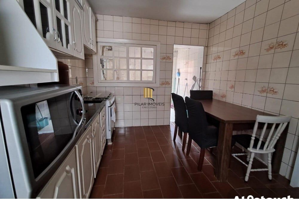 Casa 3 dormitórios no bairro Jardim Algarve