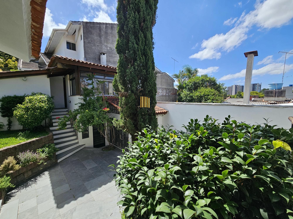 Casa 3 dormitórios no bairro Três Figueiras