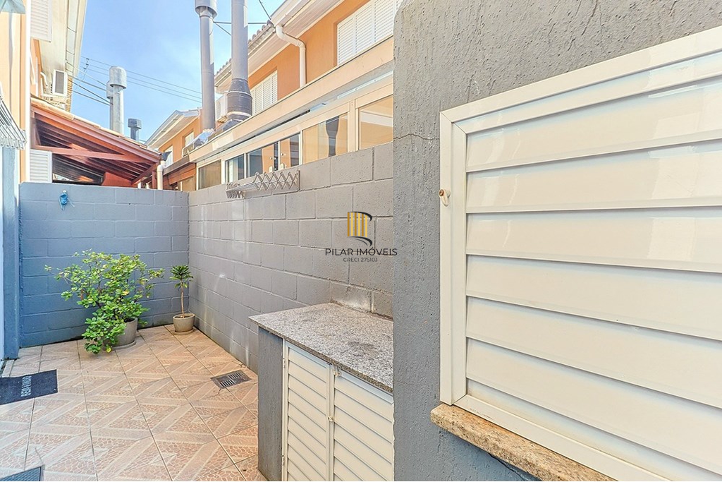 Casa de Condomínio 4 dormitórios no bairro Jardim Itu Sabará