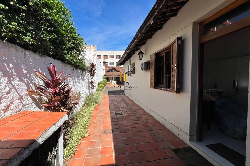 Casa 3 dormitórios no bairro Santana