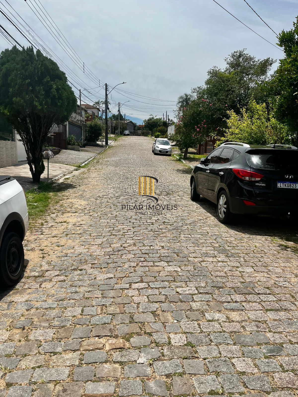 Casa com 80 m2 de área construída, 03 dorm, sala estar/jantar, cozinha, pátio