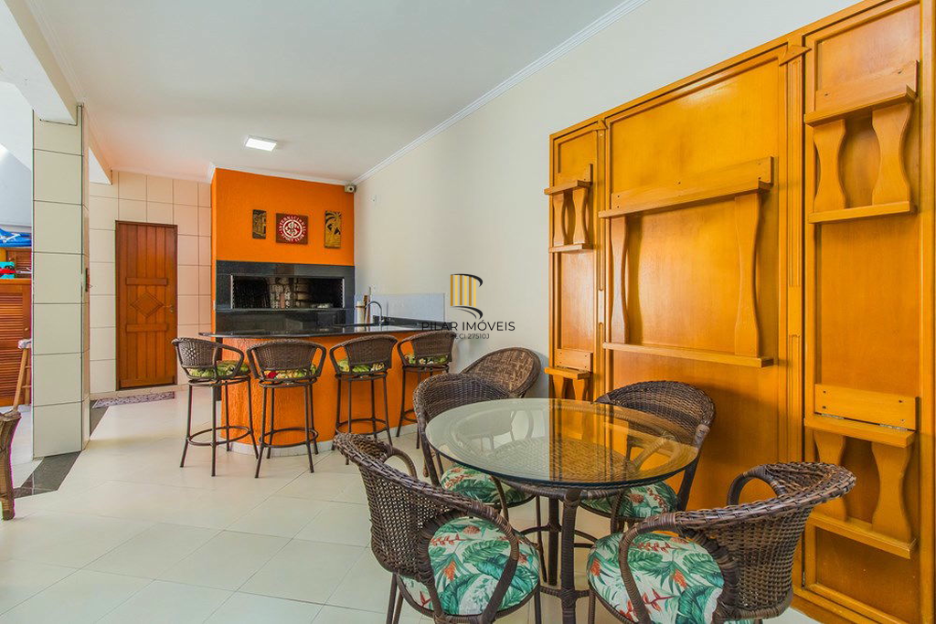 Casa 4 dormitórios no bairro Moinhos de Vento