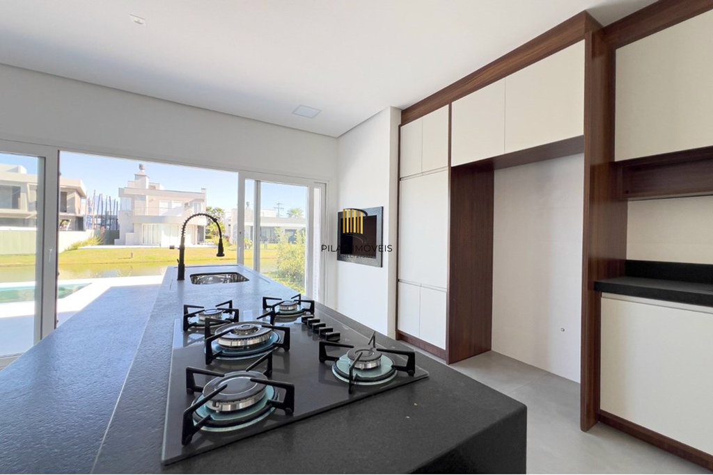 Casa de Condomínio 4 dormitórios no bairro Centro