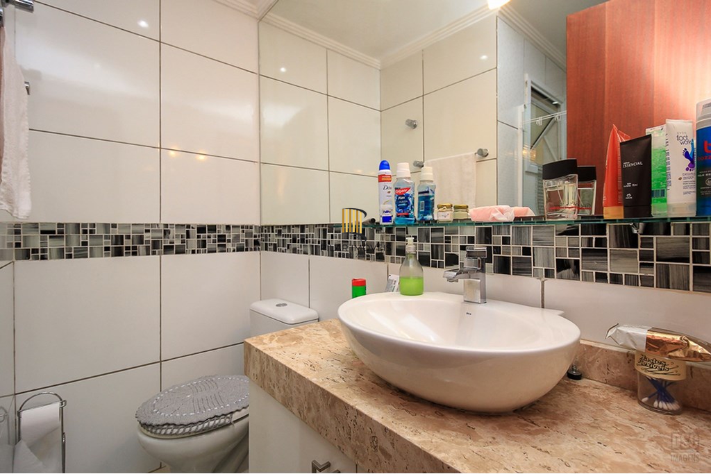 Casa 3 dormitórios no bairro Guarujá