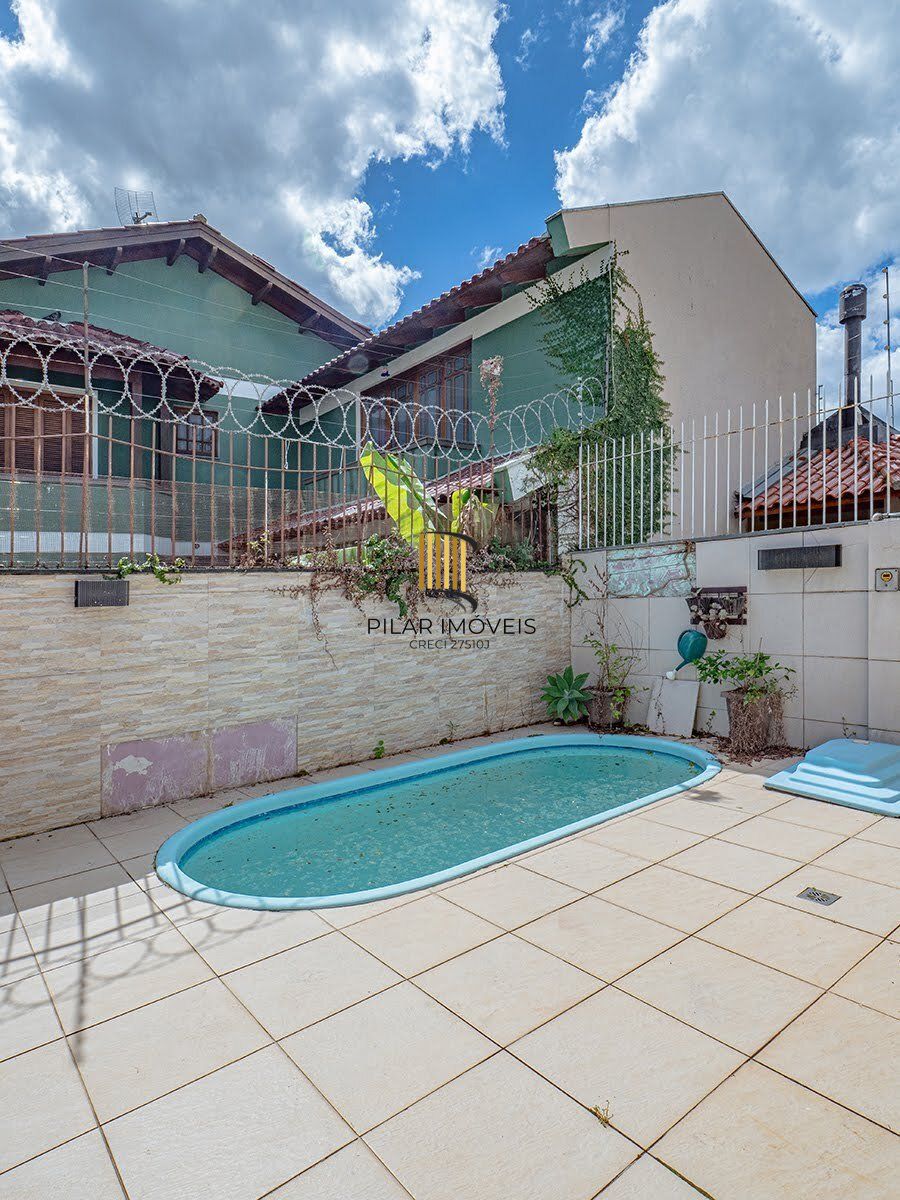 Casa 3 dormitórios no bairro Sarandi