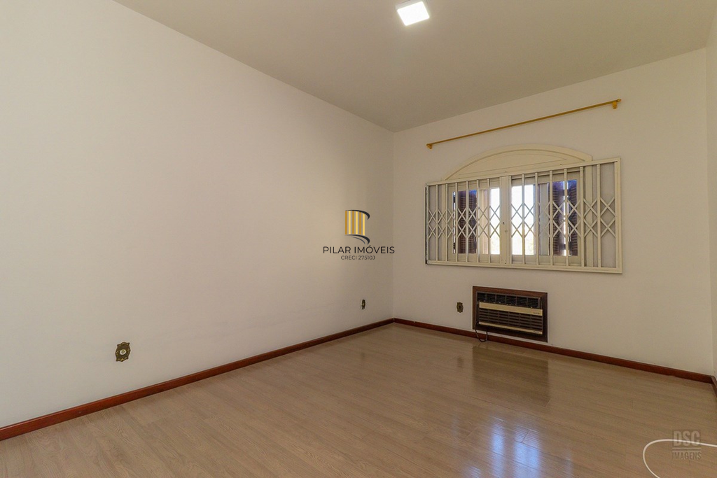 Casa 6 dormitórios no bairro Jardim Planalto