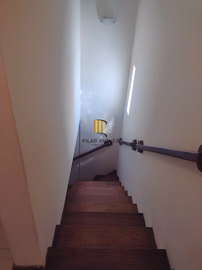 Casa 3 dormitórios no bairro Hípica