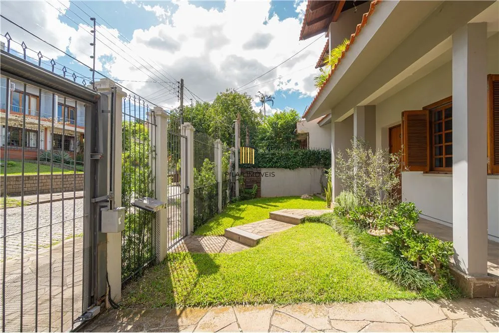 Casa 4 dormitórios no bairro Jardim Lindóia