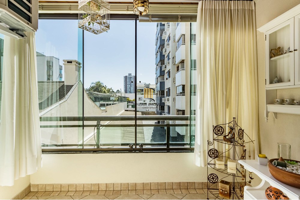 Apartamento 3 dormitórios no bairro Menino Deus