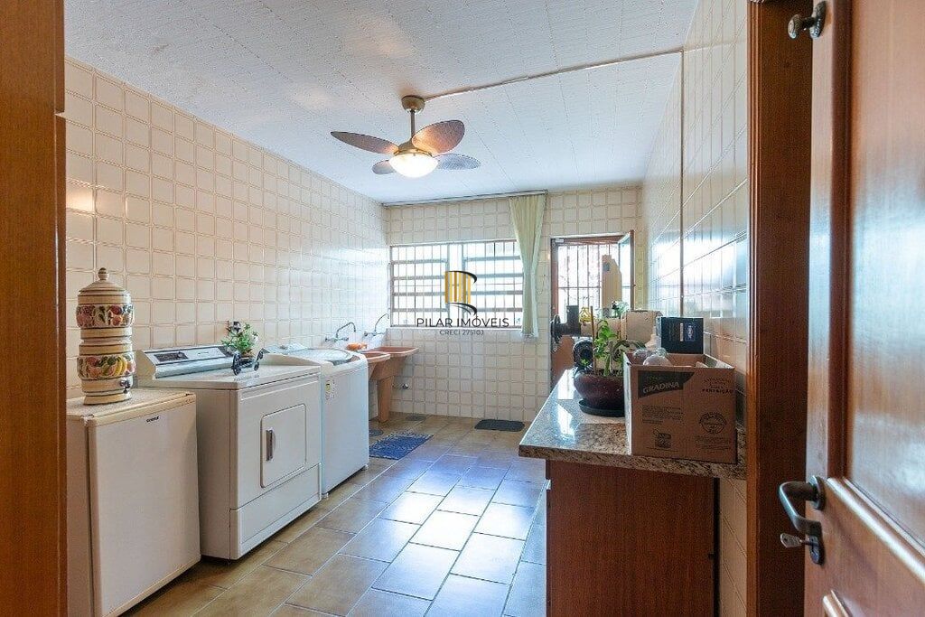 Casa 4 dormitórios no bairro Vila Assunção