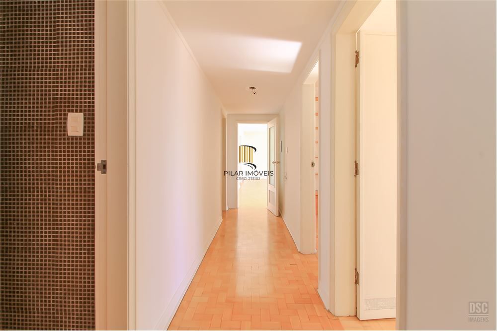 Apartamento 4 dormitórios no bairro Centro Histórico
