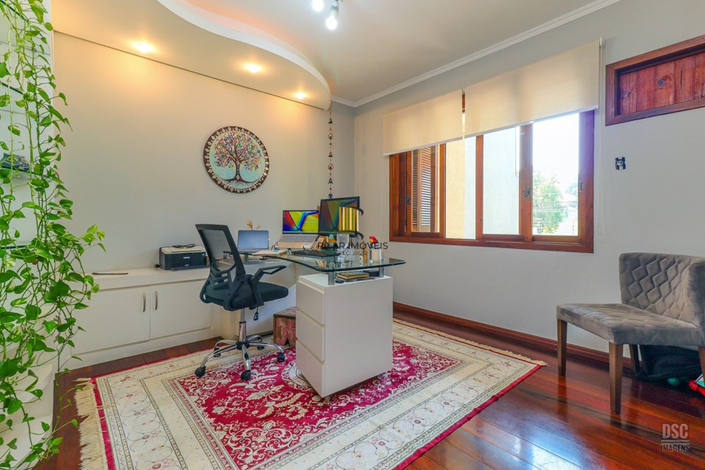 Casa 4 dormitórios no bairro Ipanema