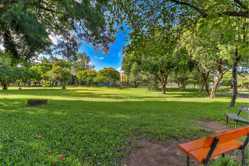 Casa 6 dormitórios no bairro Rubem Berta