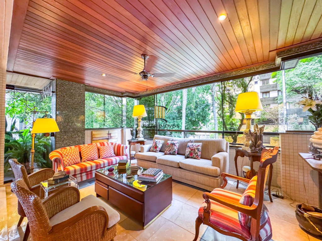 Apartamento 4 dormitórios no bairro Bela Vista