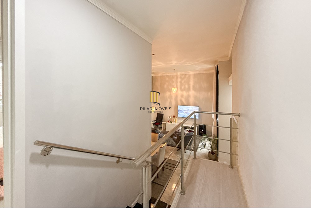 Casa 5 dormitórios no bairro Igara