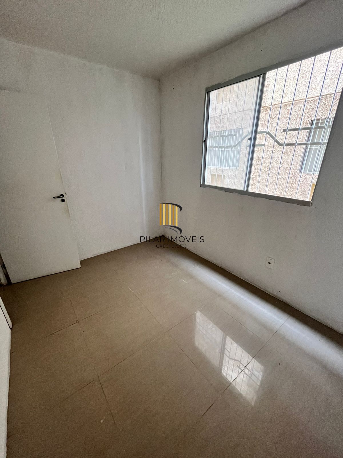 Apto 2 Dormitórios, Térreo, Sala, Cozinha, Banheiro, 01 vaga garagem-rotativa