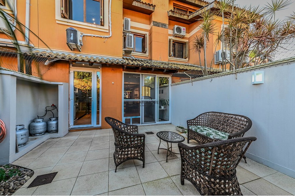 Casa de Condomínio 3 dormitórios no bairro Tristeza