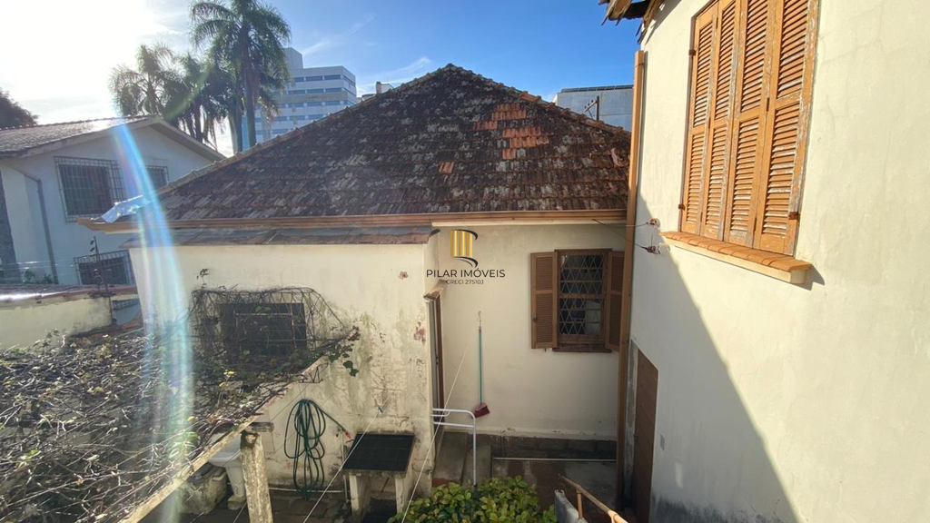 Casa 3 dormitórios no bairro Azenha
