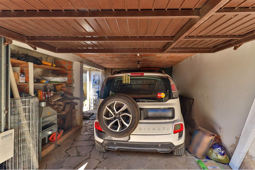 Casa 2 dormitórios no bairro Hípica