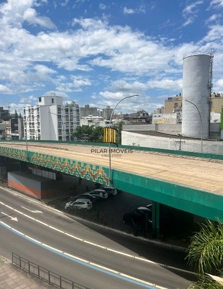 Apto de 02 dorm + dep, 02 banhos, sala, cozinha, área,  junto ao viaduto Obirici