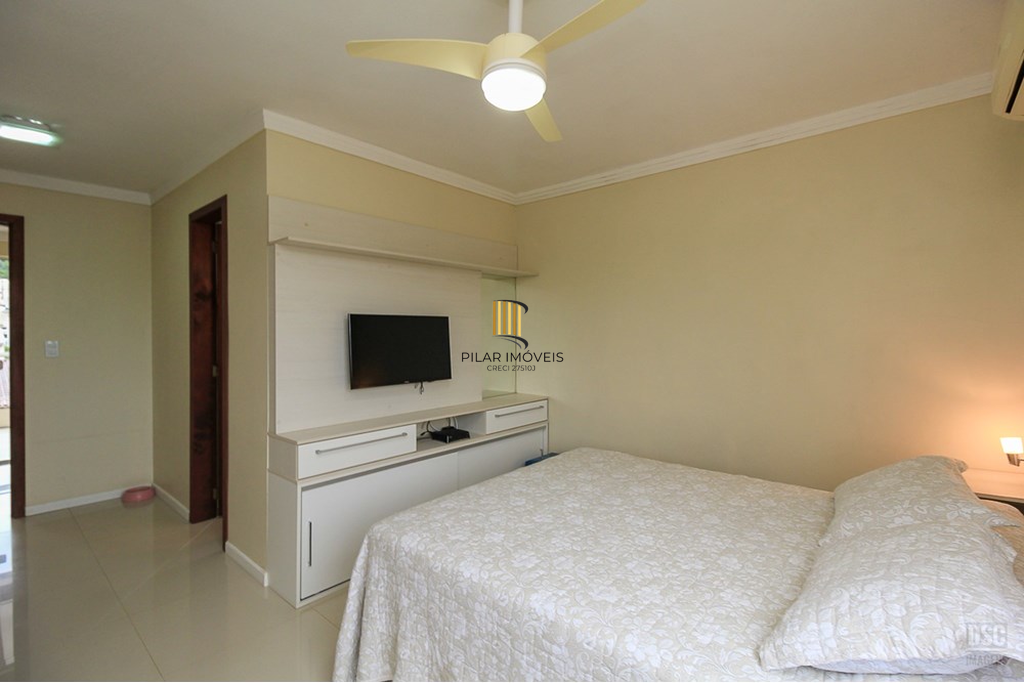 Casa 3 dormitórios no bairro Guarujá