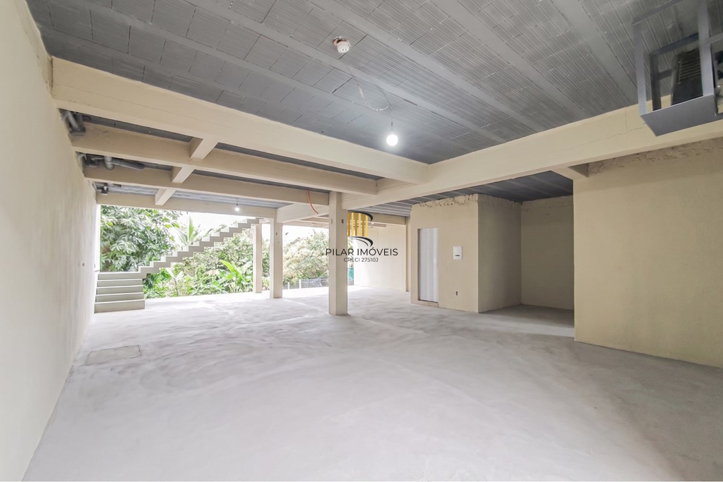 Casa 4 dormitórios no bairro Ipanema