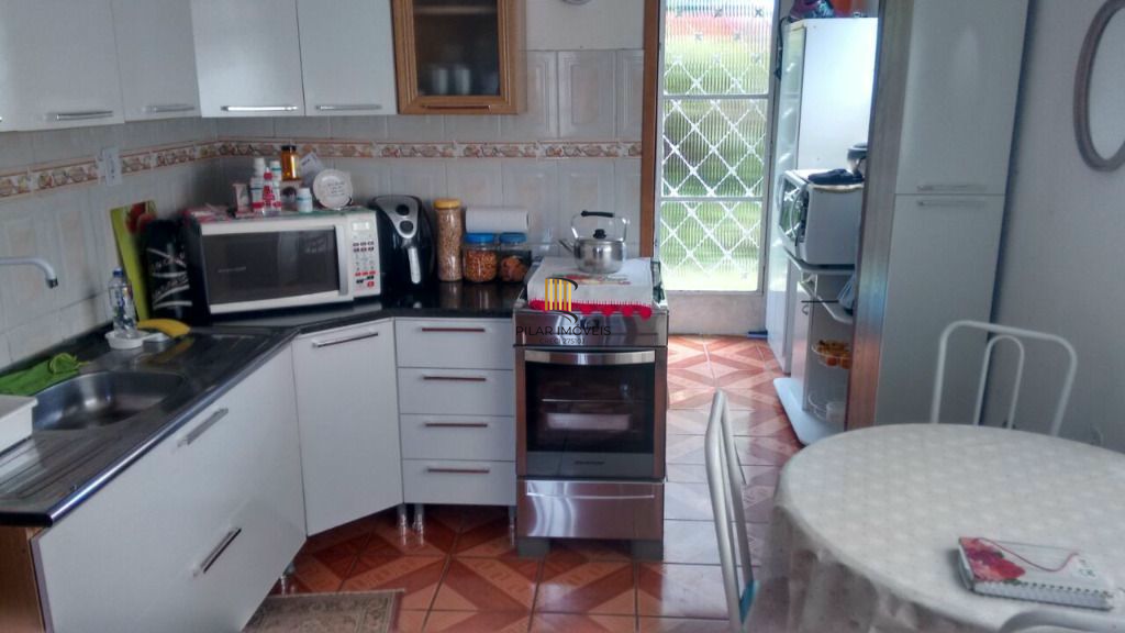 Casa 3 dormitórios no bairro Teresópolis