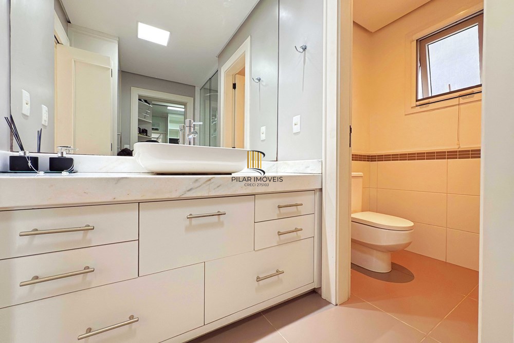 Casa 3 dormitórios no bairro Hípica