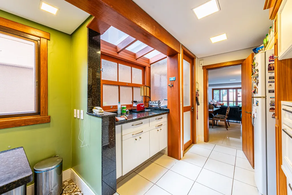 Casa de Condomínio 4 dormitórios no bairro Três Figueiras