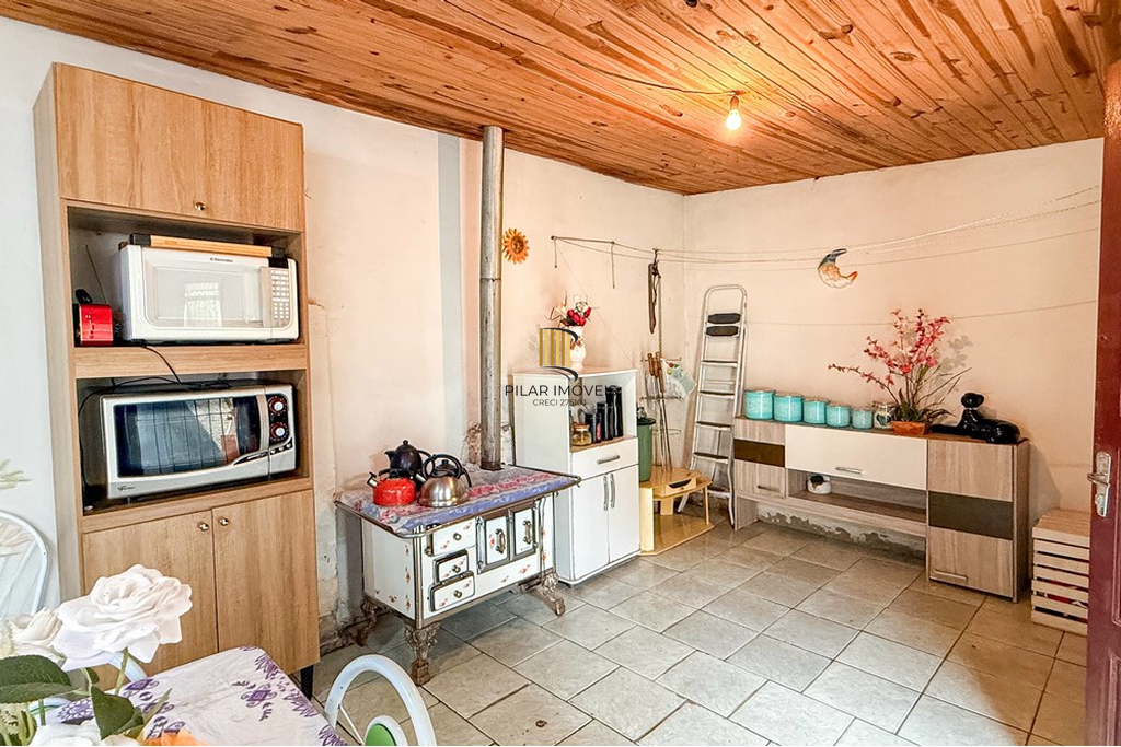 Casa 2 dormitórios no bairro Capão da Cruz