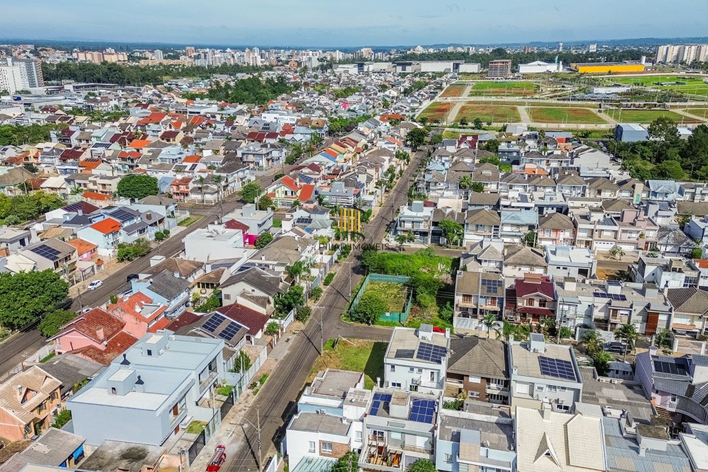 Terreno no bairro Mont Serrat