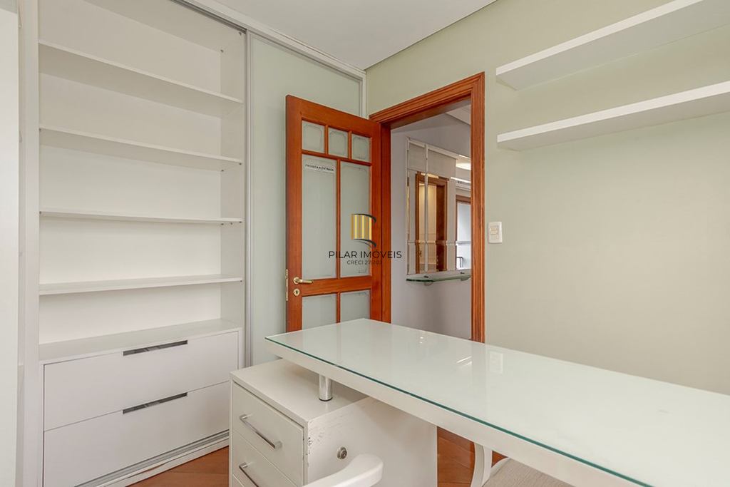 Casa 6 dormitórios no bairro Vila Jardim