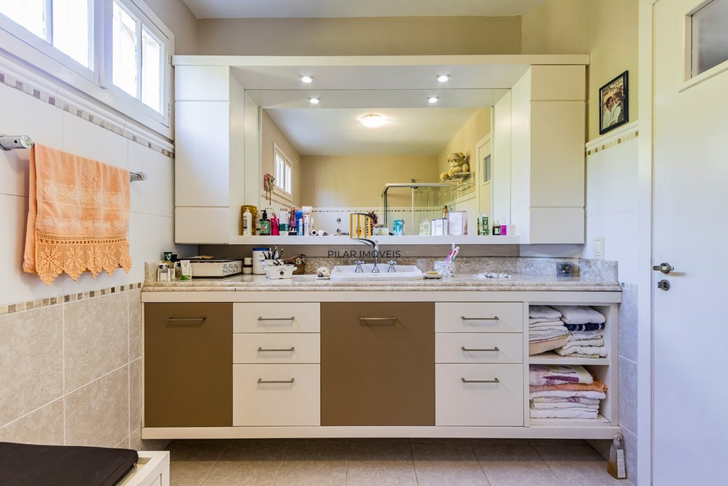 Casa 4 dormitórios no bairro Belém Novo