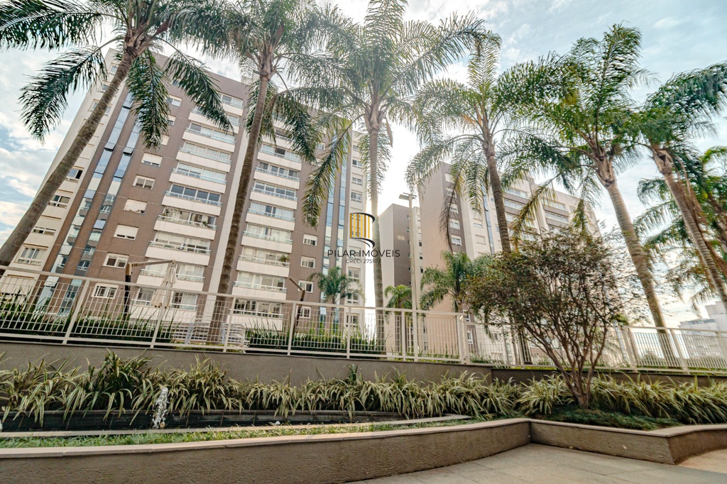 Apartamento 4 dormitórios no bairro Menino Deus