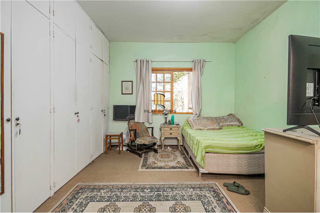 Casa 5 dormitórios no bairro Petrópolis