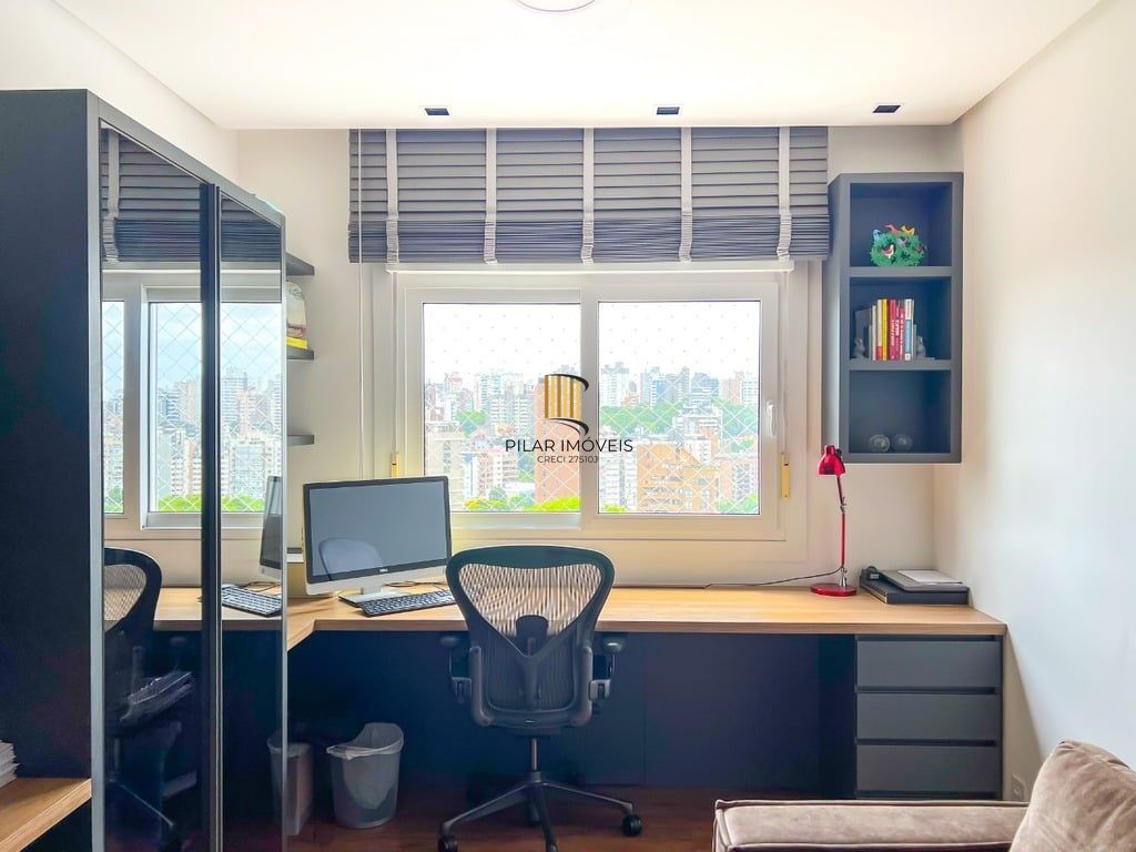 Apartamento 4 dormitórios no bairro Petrópolis