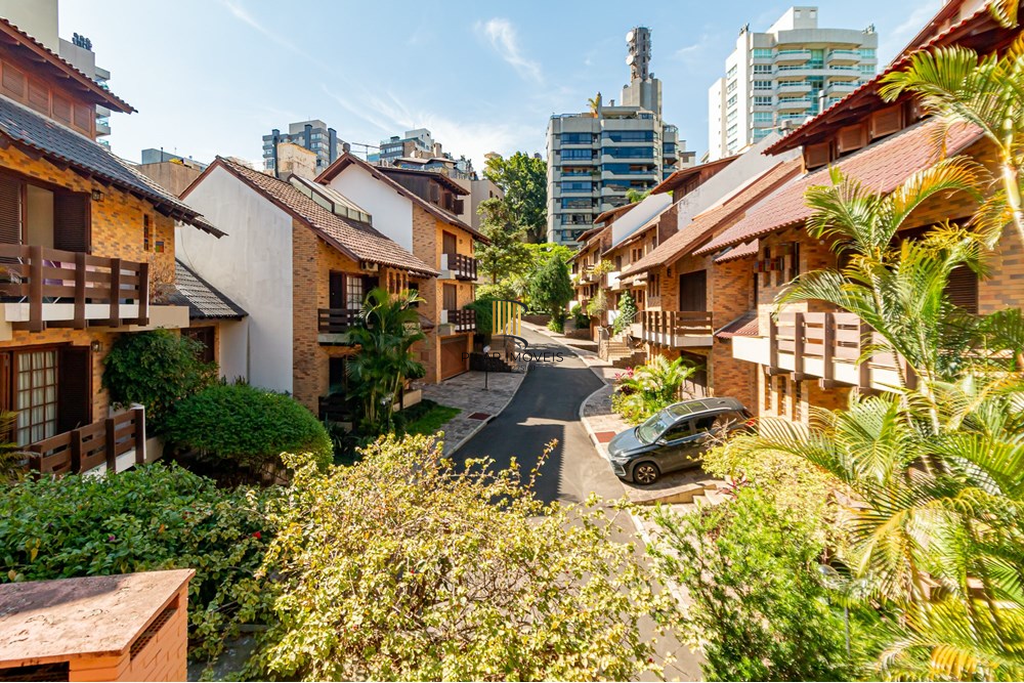 Casa de Condomínio 4 dormitórios no bairro Bela Vista