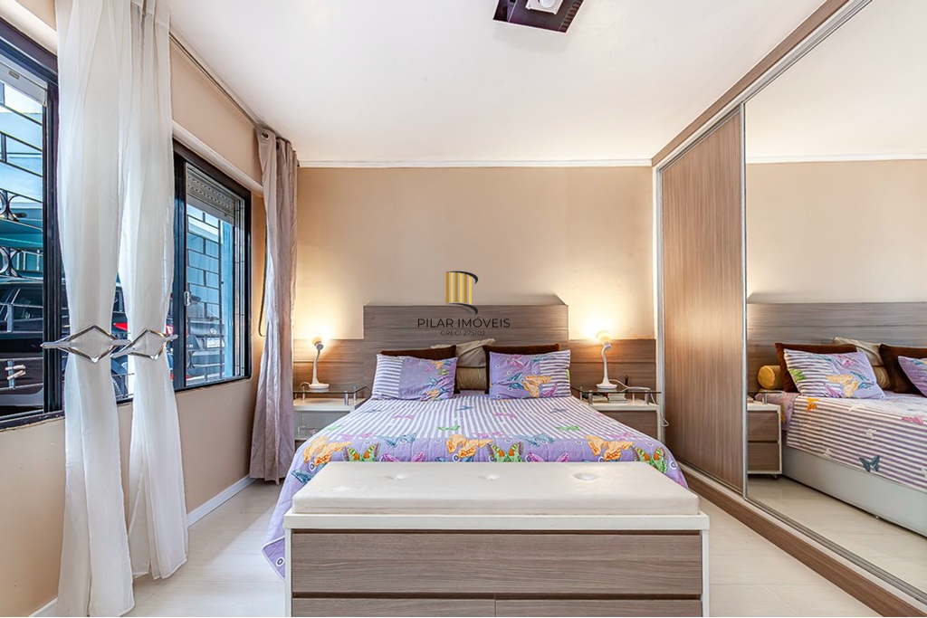 Casa 5 dormitórios no bairro Vila Ipiranga