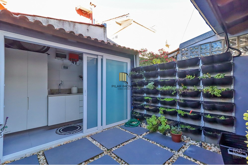 Casa de Condomínio 3 dormitórios no bairro Ipanema