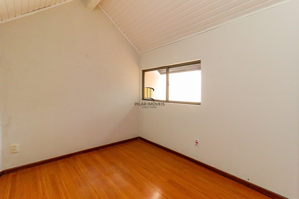 Casa de Condomínio 3 dormitórios no bairro Jardim Itu