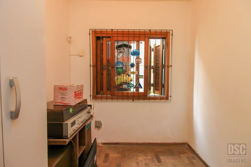 Casa 3 dormitórios no bairro Glória