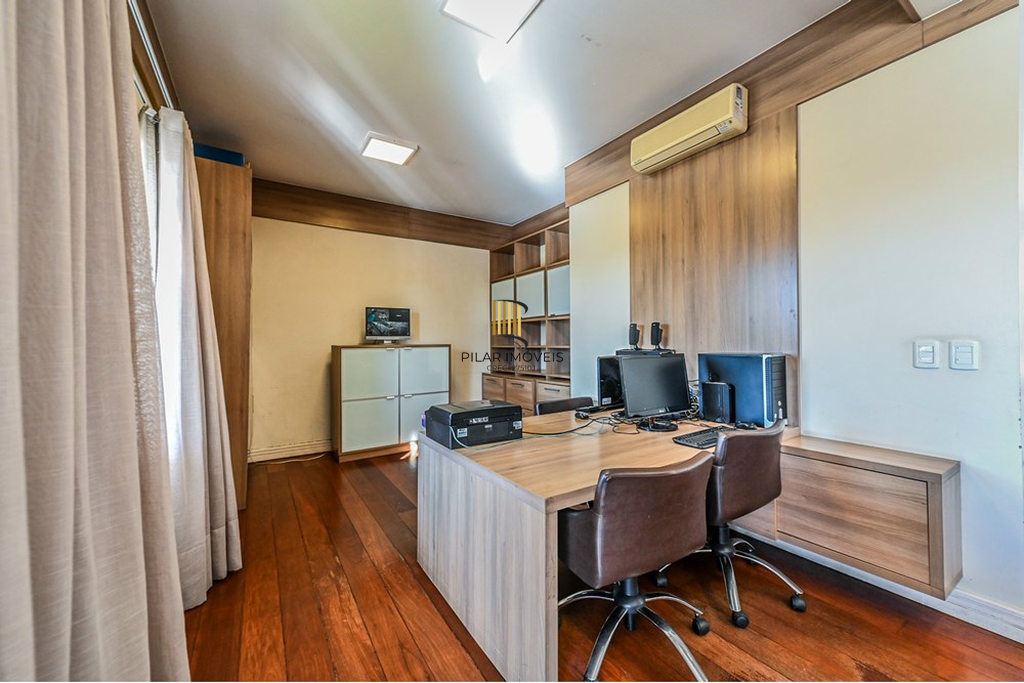 Casa 4 dormitórios no bairro Morro Santana