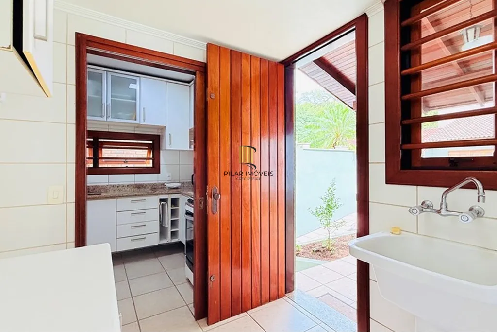 Casa 4 dormitórios no bairro Teresópolis