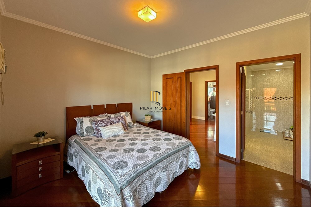 Casa 4 dormitórios no bairro São José